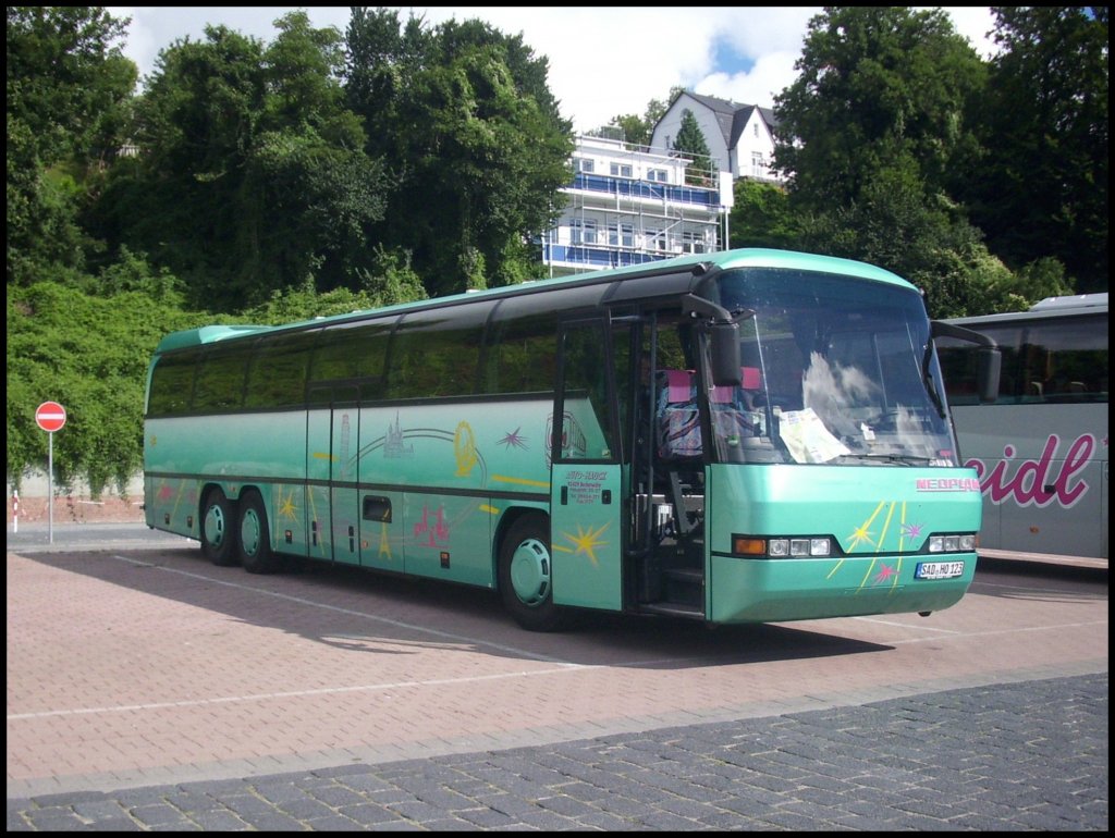 Neoplan Jetliner (15m) von Auto-Hauck aus Deutschland im Stadthafen Sassnitz.

