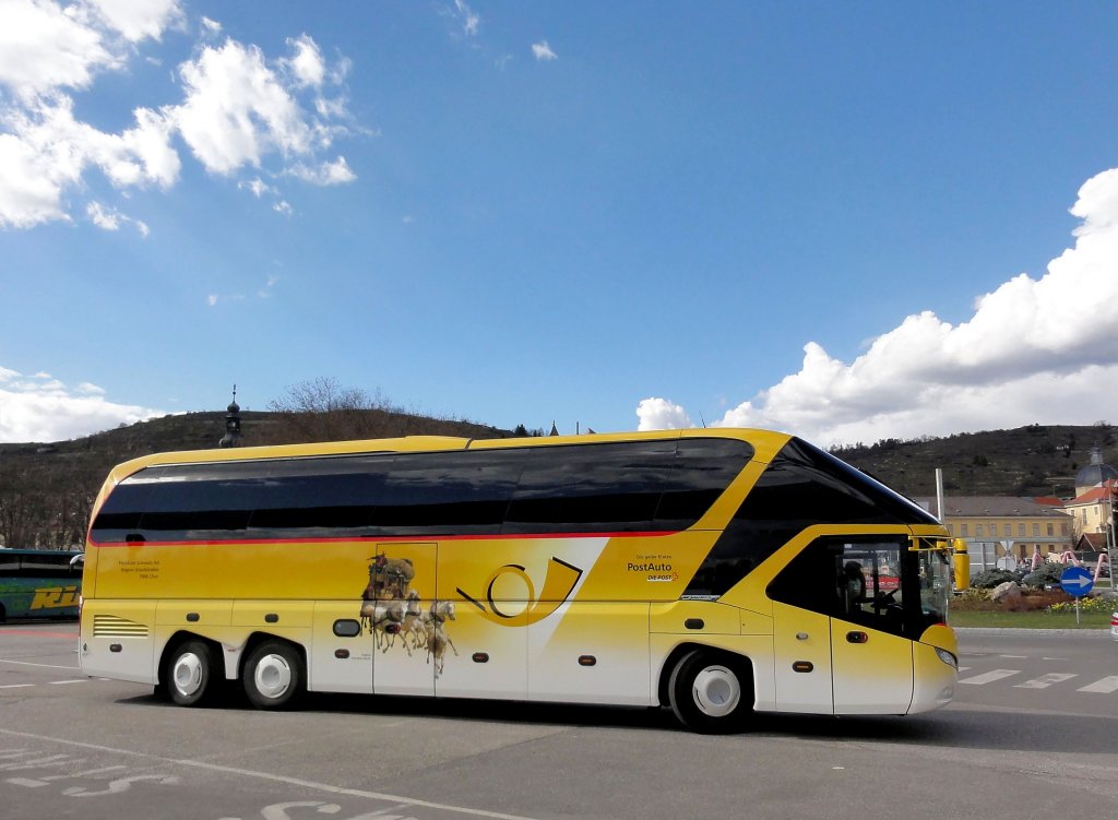 NEOPLAN STARLINER der schweizerischen POST am 13.April 2013 in Krems an der Donau.