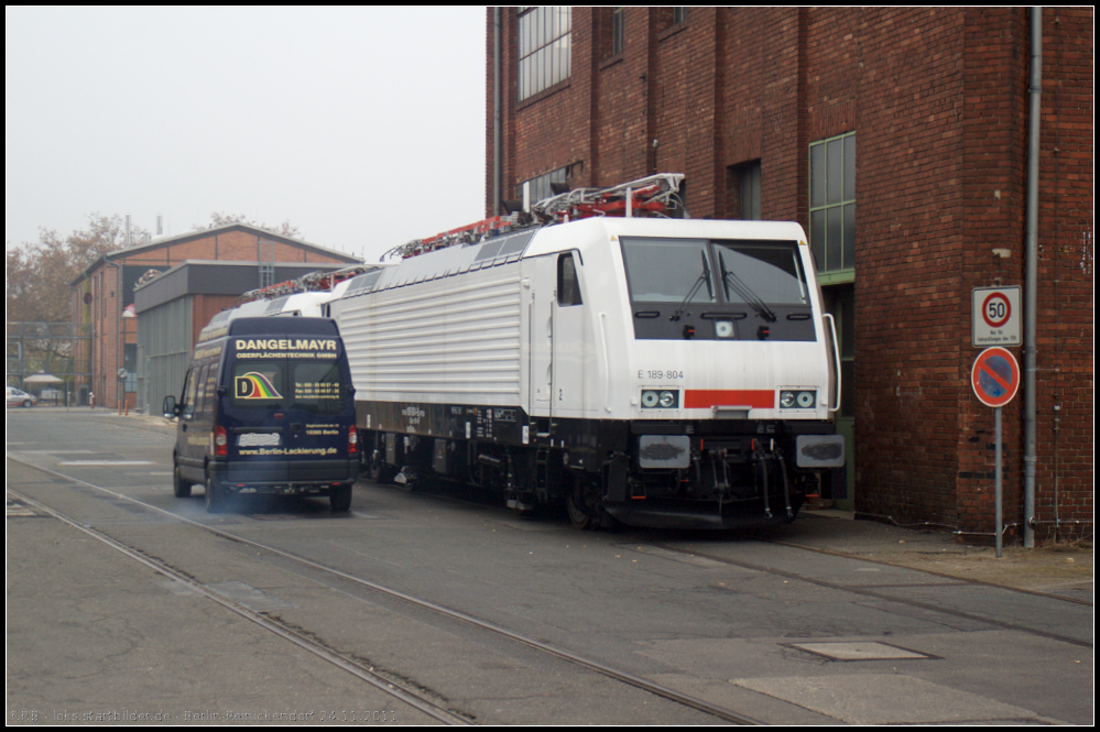 Neu ist am 24.11.2011 bei Stadler die E 189 804-8 in Berlin-Reinickendorf eingetroffen. Sie wird in den nächsten Tagen ein neues Farbkleid erhalten (NVR-Nummer 91 80 6189 804-8 D-PCW, Class 189-VH, UIC: DE, AT und PL).