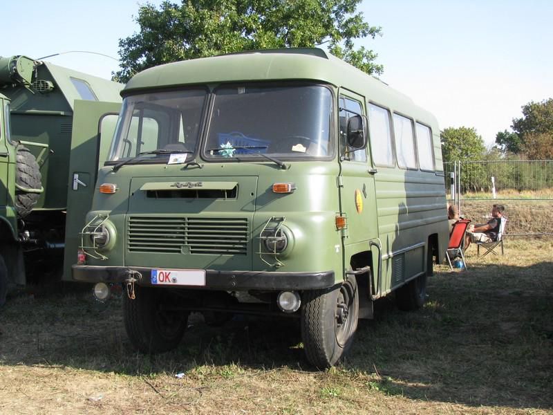 Omnibus ROBUR LD 3001 der ehem. NVA beim 6. groe TATRA-Treffen Seehausen/Altmark [20.09.2009]
