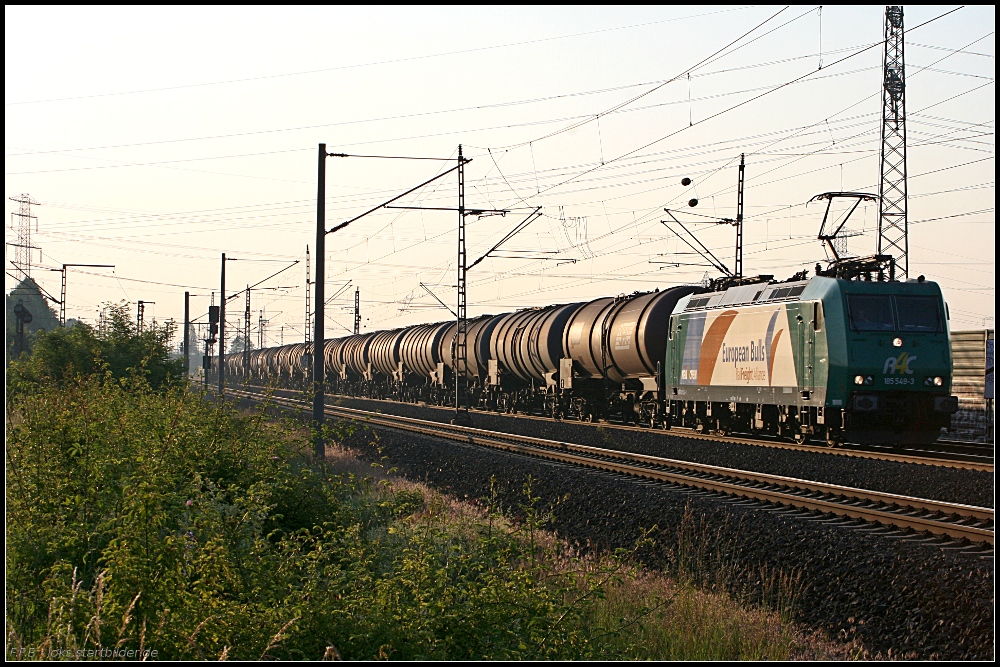 r4c 185 549-3  European Bulls  mit Kesselwagenzug Richtung Hannover (NVR-Nummer 9180 6185 549-3 D-VC, gesehen Lehrte-Ahlten b. Hannover 24.06.2010)