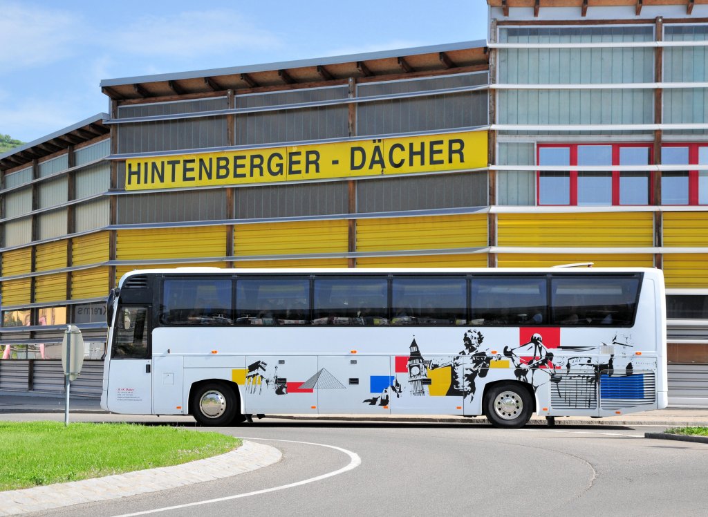 RENAULT ILIADE Reisebus aus Polen am 19.5.2013 in Krems an der Donau gesehen.