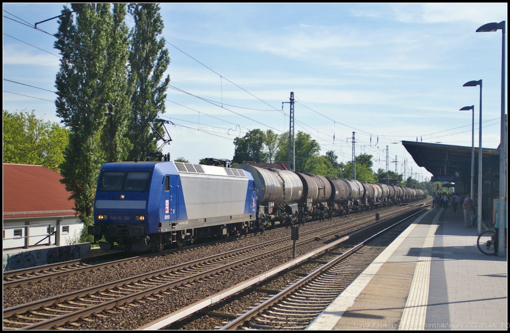 RheinCargo 2015 / 145-CL 201 / 145 097 mit einem Kesselwagen-Zug am 17.06.2013 in Berlin-Karow