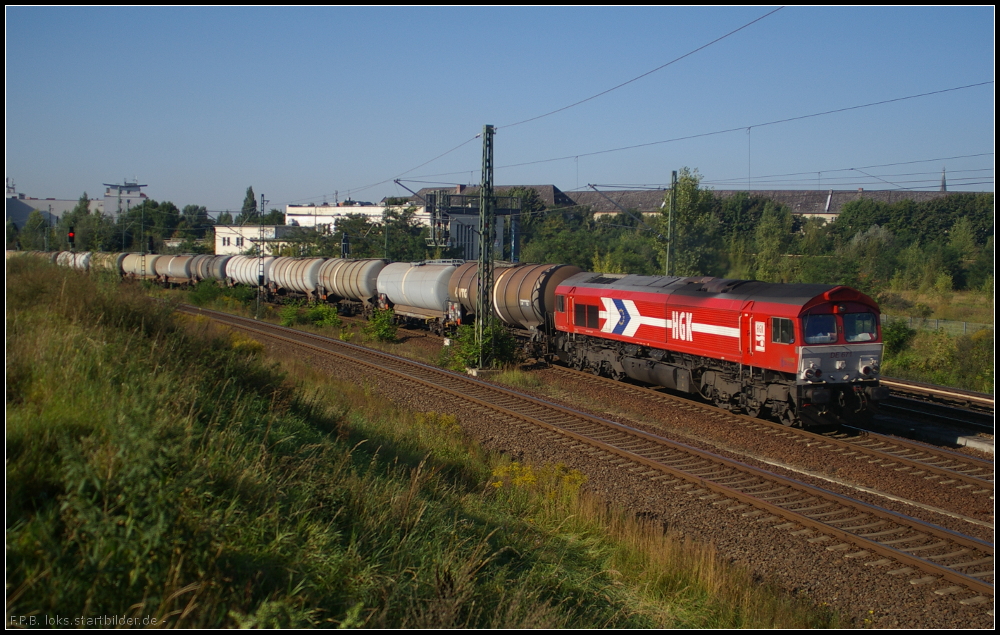 RheinCargo DE 671 / 266 071-0 mit einem Kesselzug am 13.09.2012 in Berlin Bornholmer Strae