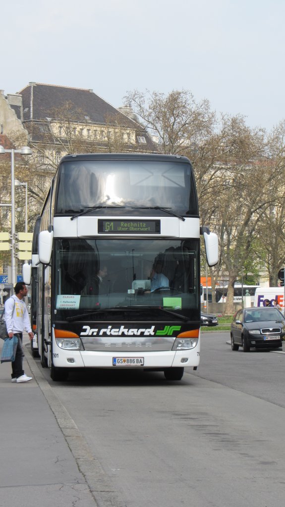 Setra 400  Dr. Richard  in Wien am 5.4.2012.