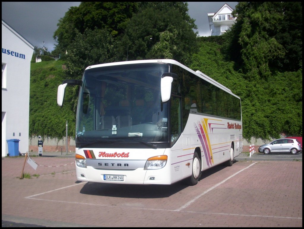 Setra 415 GT-HD von Haubold-Hecklingen aus Deutschland im Stadthafen Sassnitz.