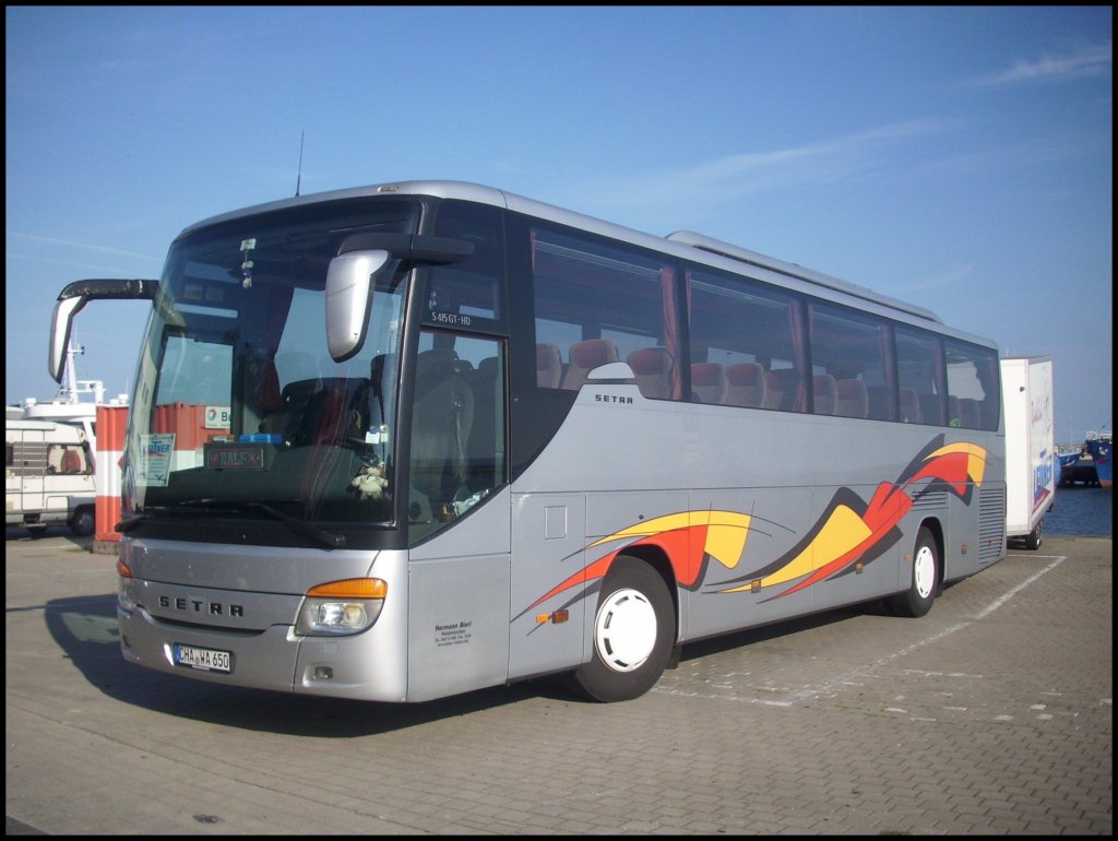 Setra 415 GT-HD von Hermann Bierl aus Deutschland mit Hnger im Stadthafen Sasnitz. 