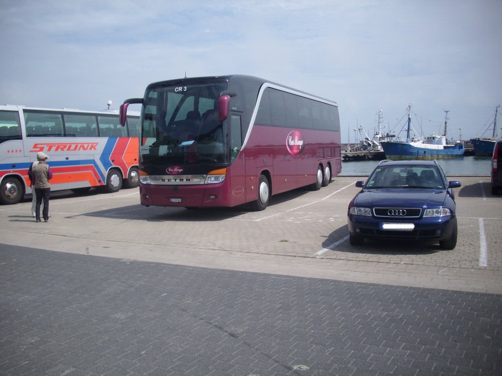 Setra 416 HDH von Car Rouge aus der Schweiz im Stadthafen Sassnitz.

