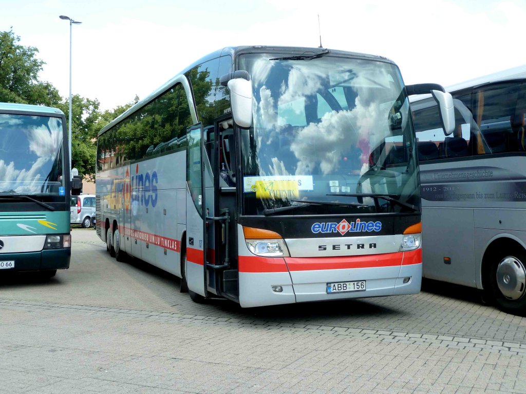 Setra von  eurolines  aus Litauen steht auf dem Busplatz in Wernigerode, Juli 2012