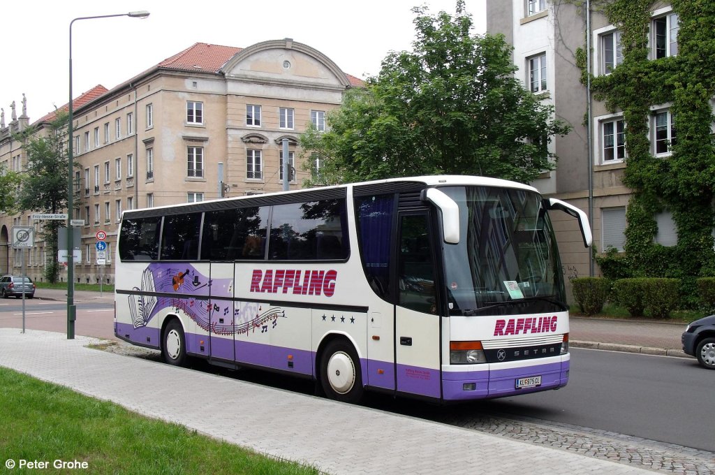 Setra S 312 HD von Raffling Reisen GmbH aus Klagenfurt, sterreich, fotografiert in Dessau am 07.07.2012 --> Mit dem Bus kamen sterreichische Volksmusikanten zum Sachsen-Anhalt-Tag 2012 nach Dessau.  