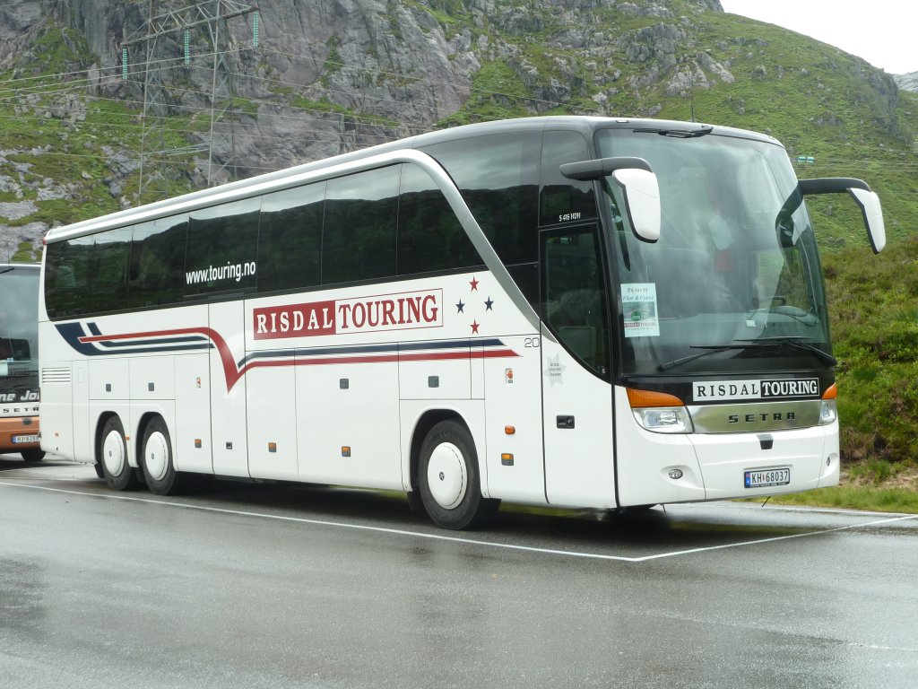 Setra S 416 HDH von  RISDALTouring  in der Nhe vom Lyssefjord/Norwegen, Juli 2011