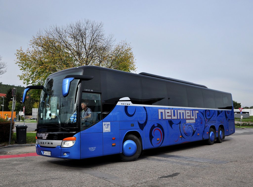 SETRA S 417 GT-HD von NEUMEYR Reisen aus Deutschland,Krems,September 2012.