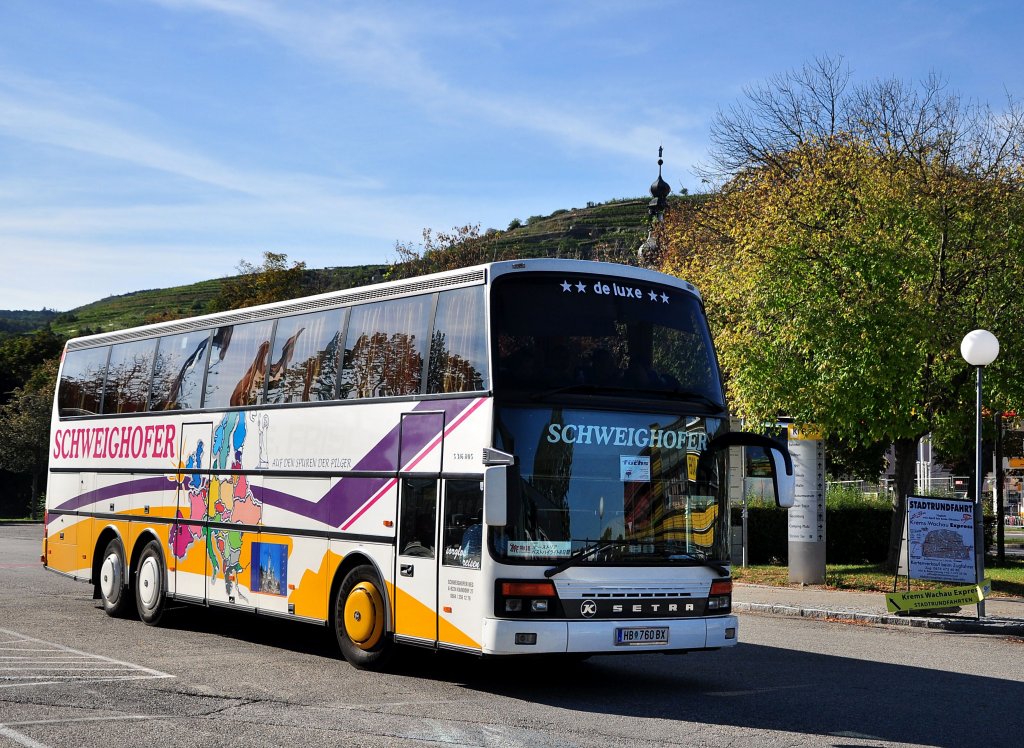 SETRA S316 HDS von SCHWEIGHOFER Reisen aus sterreich am 25.9.2012 in Krems an der Donau.