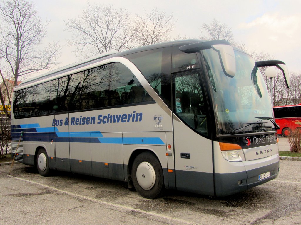 SETRA S411 HD von BUS & Reisen SCHWERIN am 29. Mrz 2013 in Krems an der Donau.