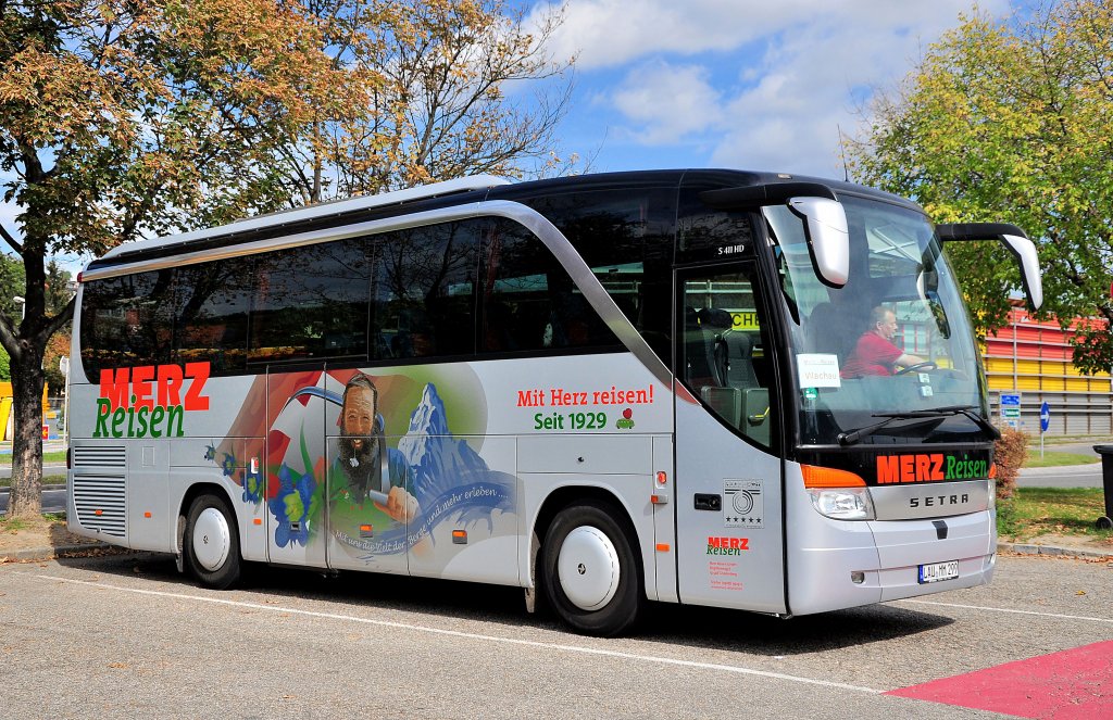 SETRA S411 HD von MERZ Reisen aus Deutschland am 22.9.2012 in Krems an der Donau gesehen.