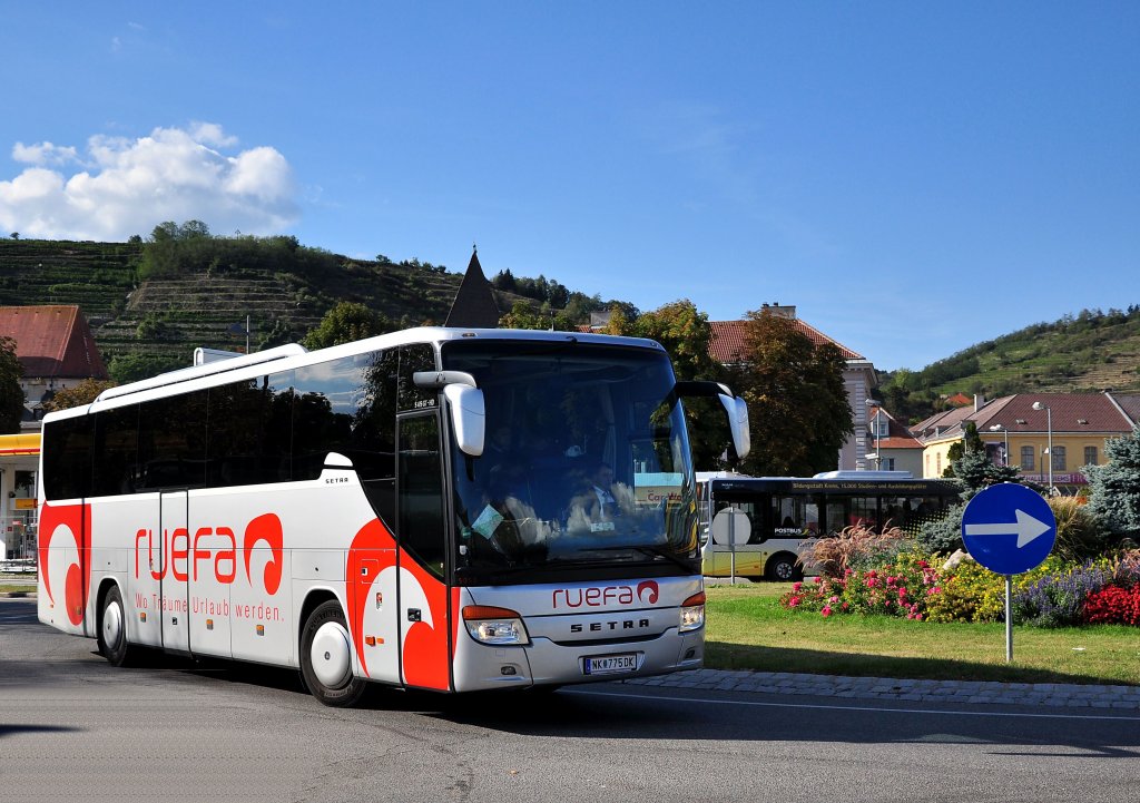 SETRA S415 GT-HD vom Reisebro RUEFA aus Niedersterreich am 20.9.2012 in Krems an der Donau unterwegs.