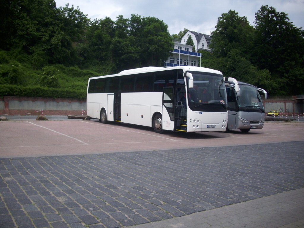 Temsa Safari HD aus Hamburg im Stadthafen Sassnitz.