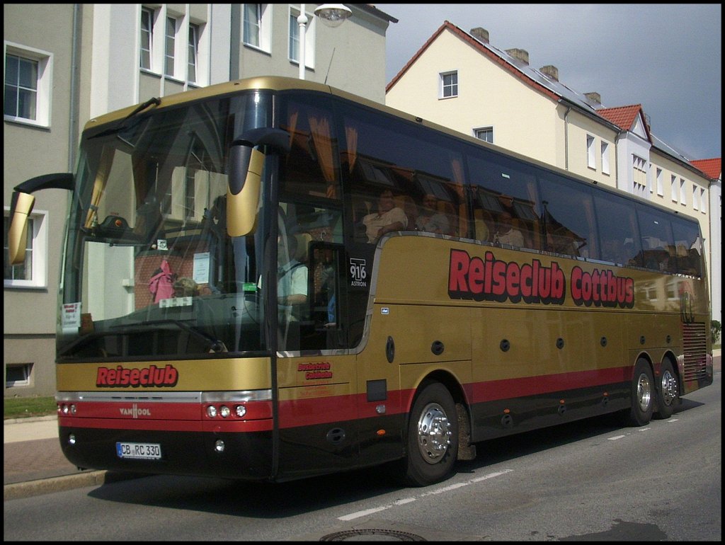 Van Hool T916 vom Reiseclub Cottbus aus Deutschland im Stadthafen Sassnitz.  