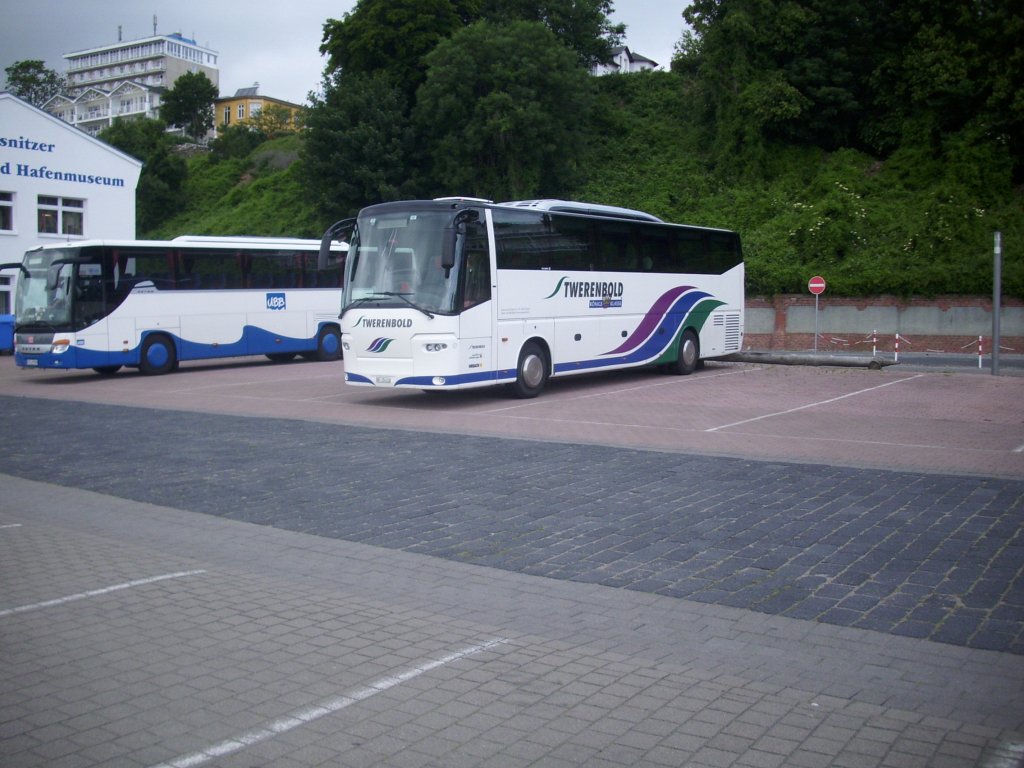 VDL Bova Magiq von Twerenbold aus der Schweiz im Stadthafen Sassnitz.