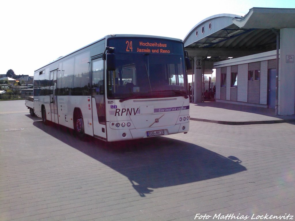 Volvo als Hochzeitsbus Jasmin und Reno aufm Busbahnhof in Bergen am 6.5.13 