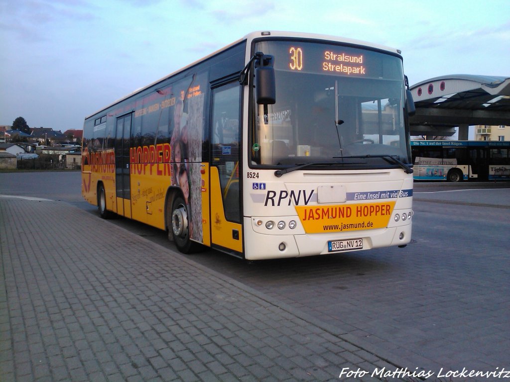 Volvo  Jasmundhopper  des RPNV aufm Busbahnhof in Bergen am 22.4.13