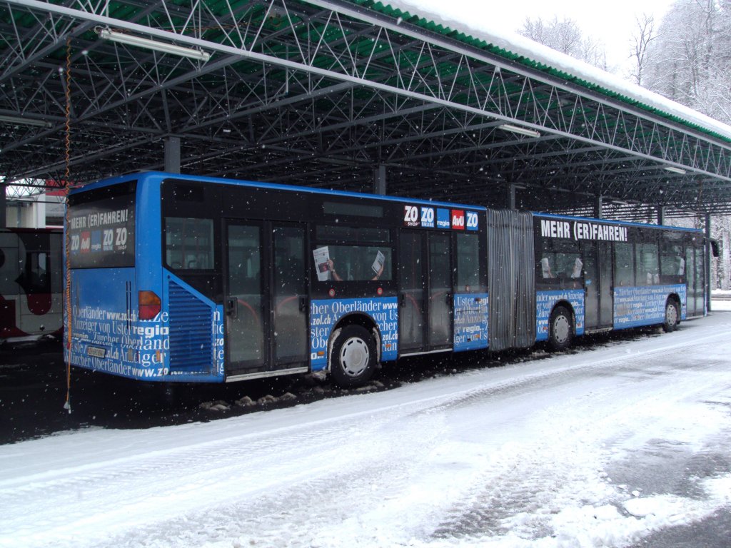 VZO-Mercedes Citaro NR.61 * Zrcher Oberlnder * Baujahr 2000 beim Depot in Rti am 12.2.13