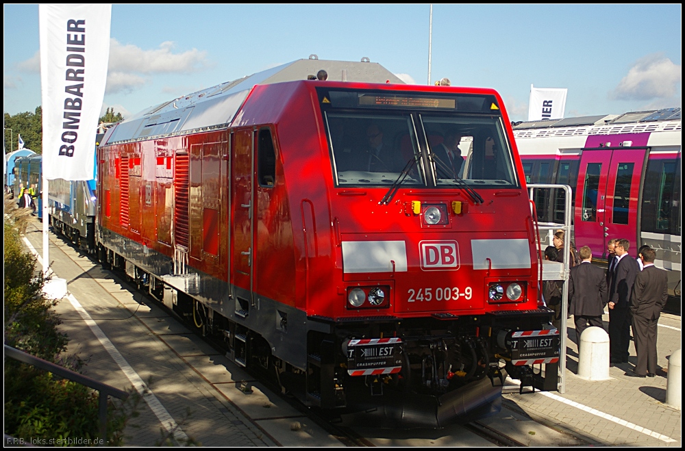 Weltpremiere der TRAXX P160 DE ME, einer Lok mit 4 Diesel-Motoren, auf der InnoTrans 2012 in Berlin. Hier im Bild die 245 003-9 auf dem Außengelände.