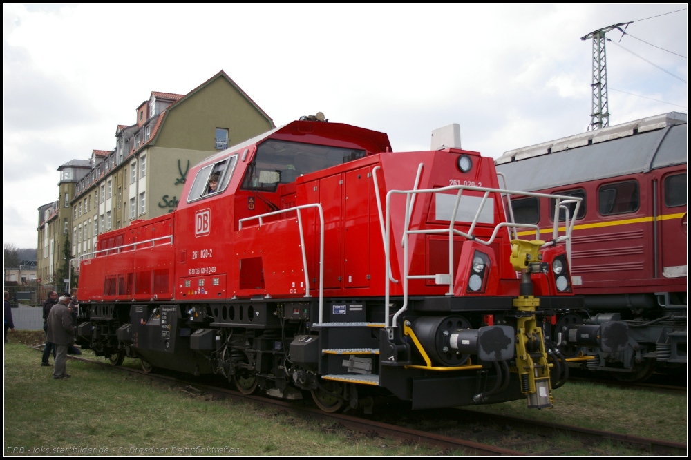 Zu Gast beim 3. Dresdner Dampfloktreffen war 261 020 der DB (NVR-Nummer 92 80 1261 020-2 D-DB, gesehen 02.04.2011)