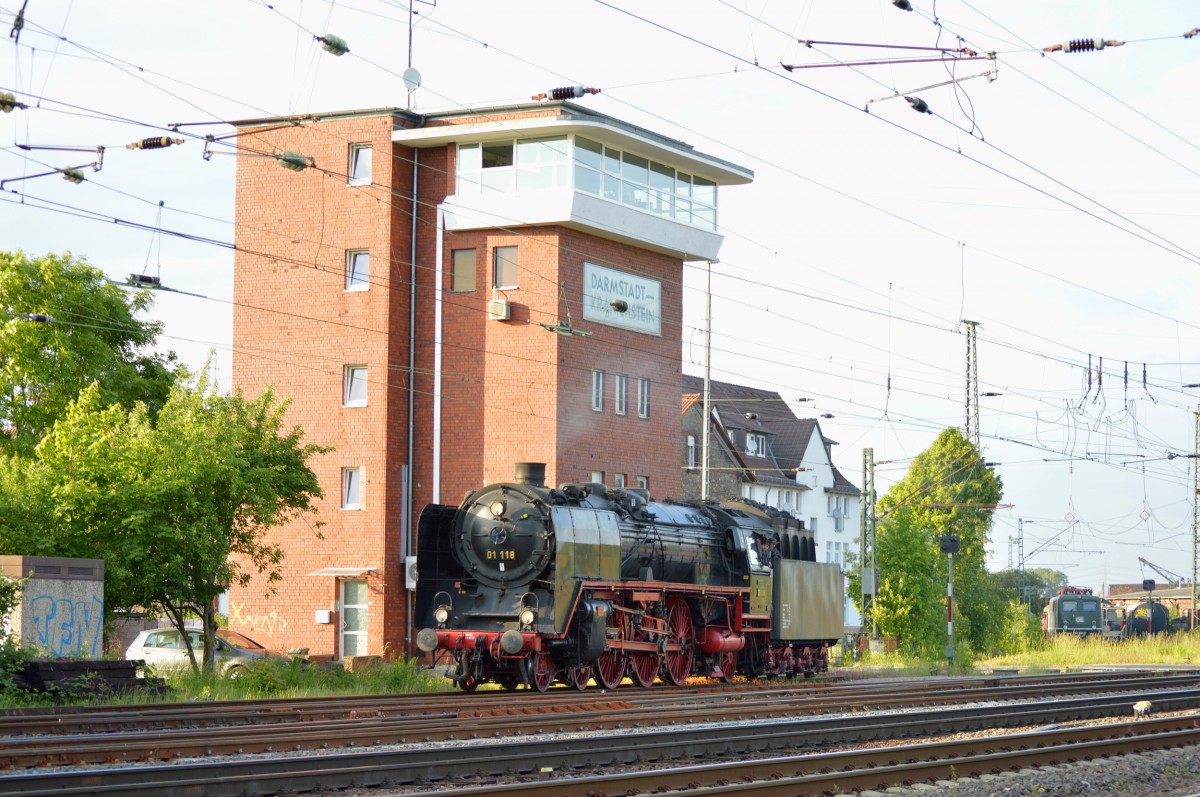 01 118 (HEF) beim rangieren in Darmstadt Kranichstein am 17.05.2015