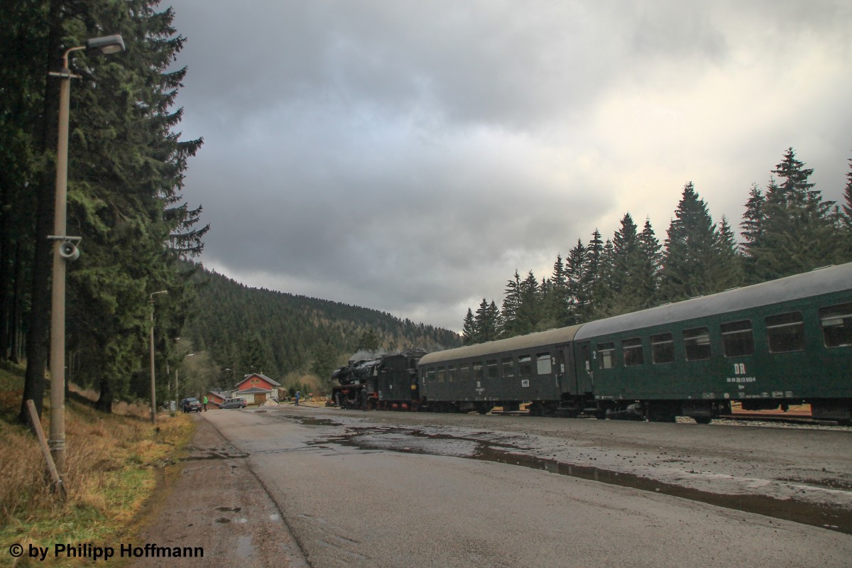 03 1010-2 am 10.01.2015 im Bahnhof von Oberhof.