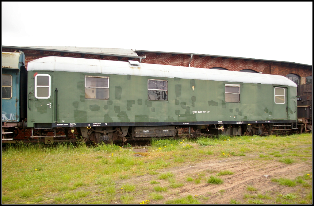 03 80 80-95 007-4 P war ein Begleitwagen bei der Deutschen Bundespost. Der Wagen ist heute bei der HSL-Logistik eingestellt und steht bei den Dampflokfreunden Salzwedel e.V. am Lokschuppen. Bei der Veranstaltung  30 Jahre Traktionswechsel Wittenberge  am 06.05.2017 konnte man ihn entdecken.