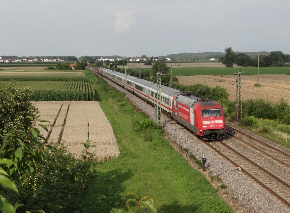 101 118 und Schublok 120 108 sind am 31.07.14 mit einem IC in Neu-Ulm zu sehen. 