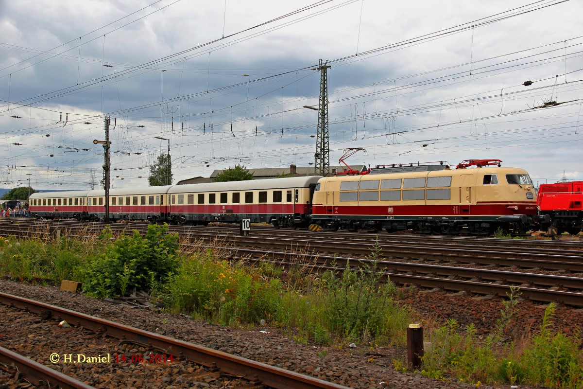 103 226-7 bei der Lokparade am 14.06.2014 im DB Museum Koblenz Lützel.