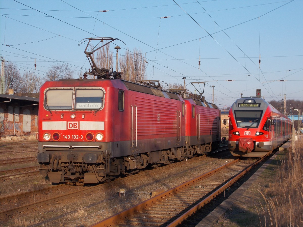 143 192,143 934 und der Flirt 429 028 zusammen,am 03.Januar 2016,in Bergen/R�gen.