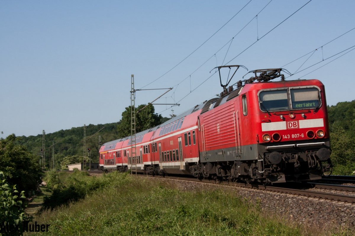 143 807 mit einer RB gen Saaleck in Bad Kösen