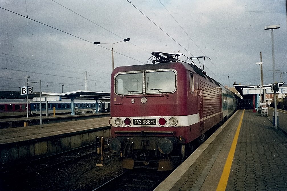 143 886 im Stralsunder Hbf.