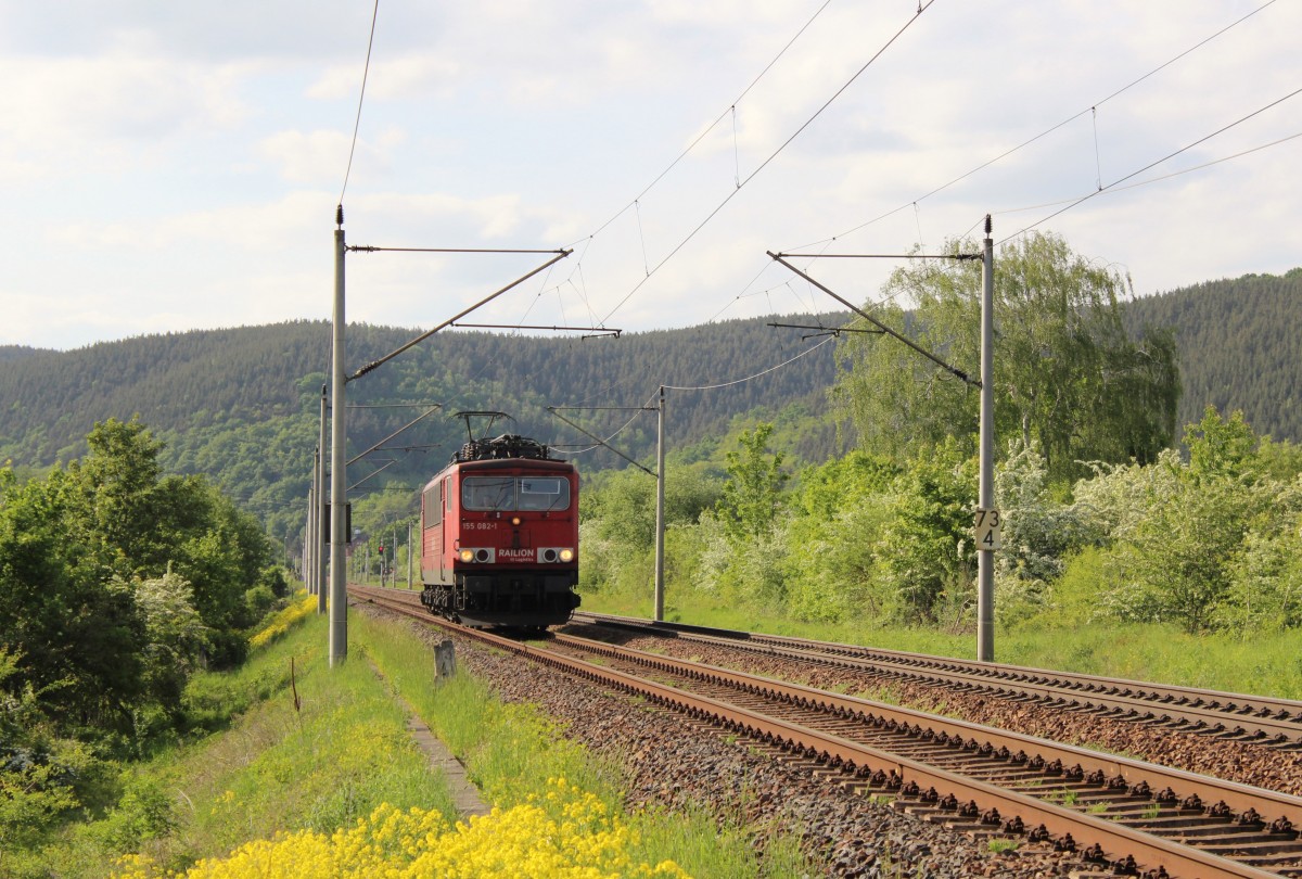155 082-1 zu sehen am 17.05.15 bei der Einfahrt in Saalfeld/Saale.