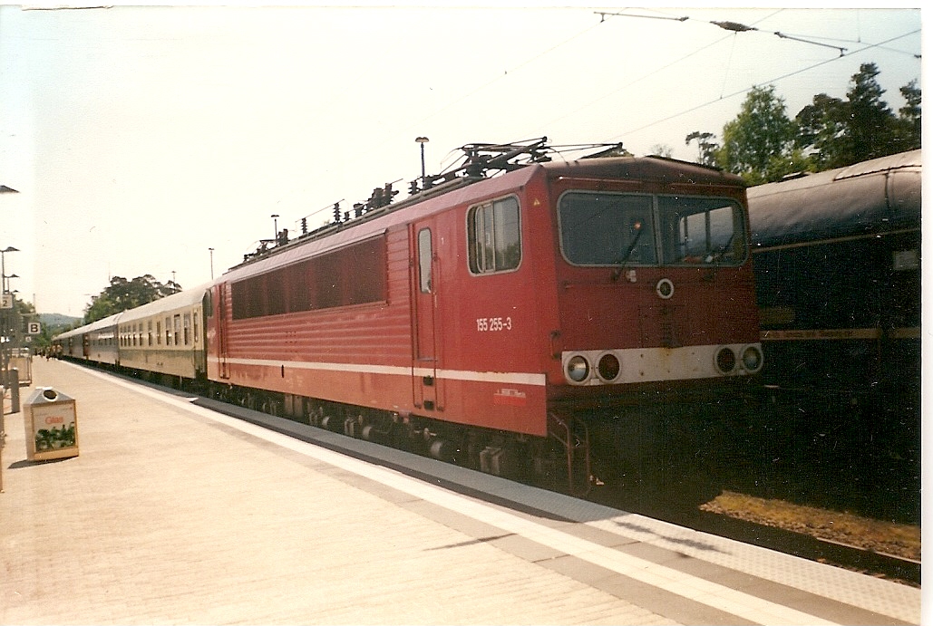 155 255 mit dem InterRegio nach Plauen in Binz.