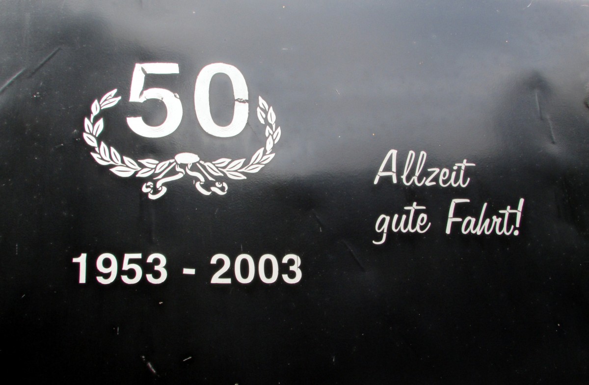 1953-2003.50 Jahre 99 783.Bloß Allzeit gute Fahrt stimmt nicht.
Bis zum 31.12.2007 stand sie unter Dampf und seit dem ist sie kalt.