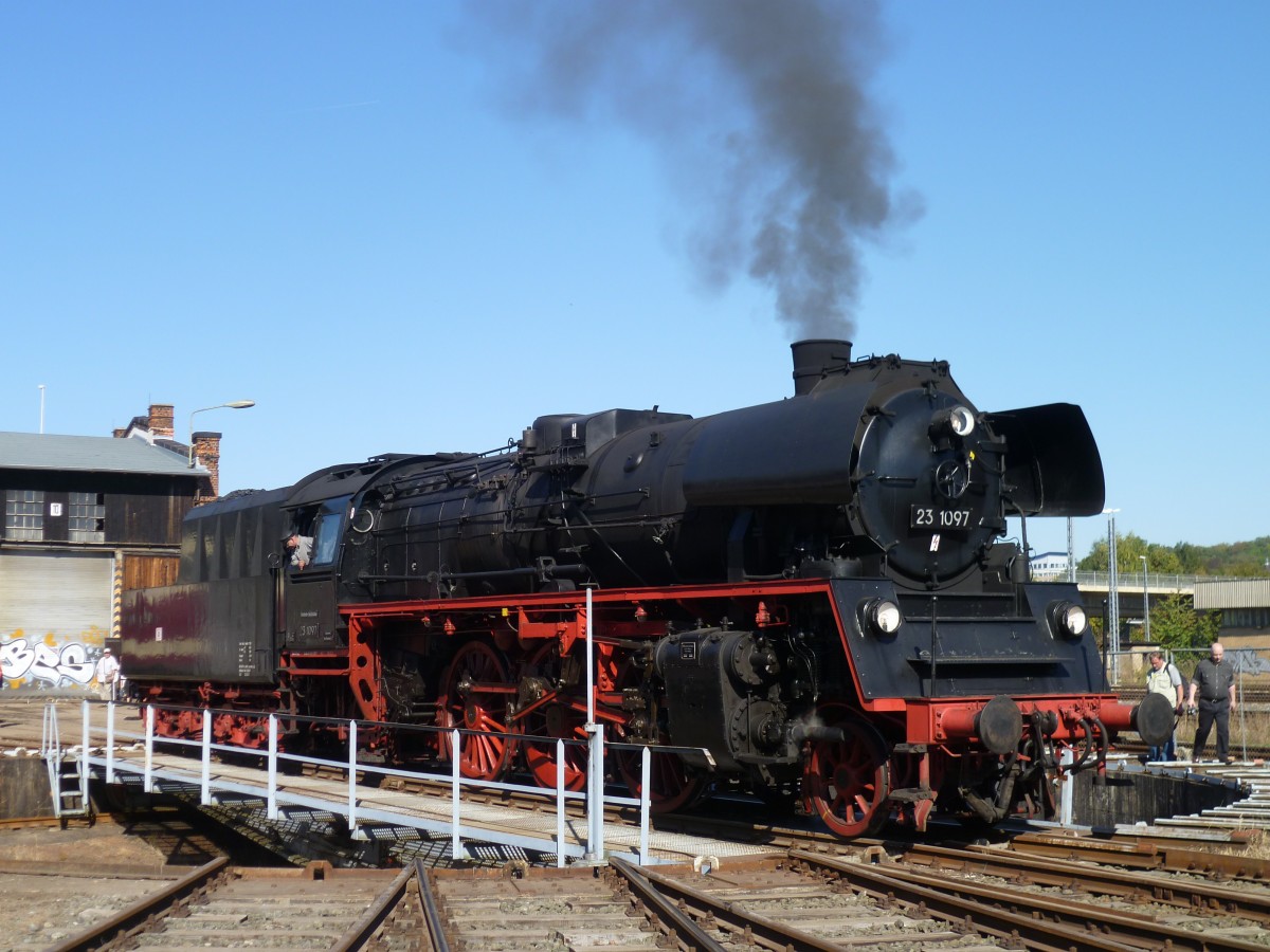 23 1097( IG 583047  Glauchau) zusehen am 02.10.11 in Gera.