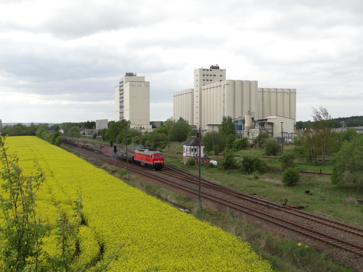 232 255 zusehen am 03.05.14 mit einem Umleiter in Niederpllnitz. 