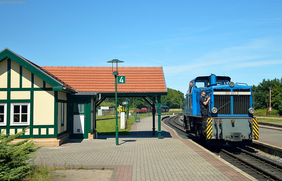 251 901-5 rangiert am 22.07.2016 zum Putbusser BW