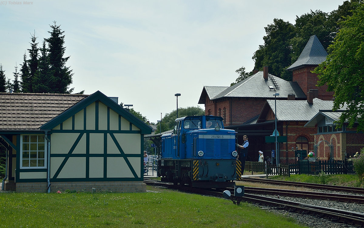 251 901-5 rangierte am 23.07.2016 in Putbus