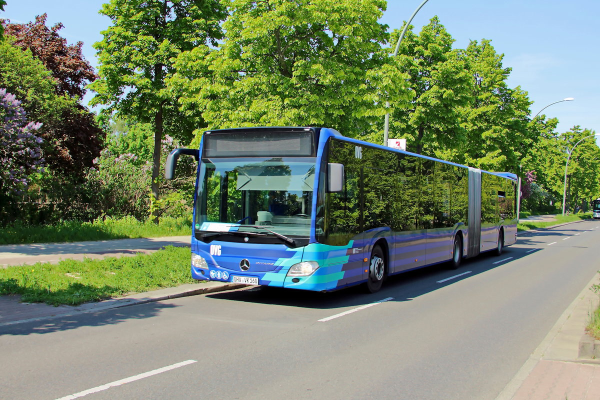 28. April 2018 steht am U Bahnhof Berlin Rudow der Mercedes Benz O 530 Citaro OHV-VK 160 der OVG aus Oranienburg fr Shuttle Fahrten zur ILA 2018 bereit.