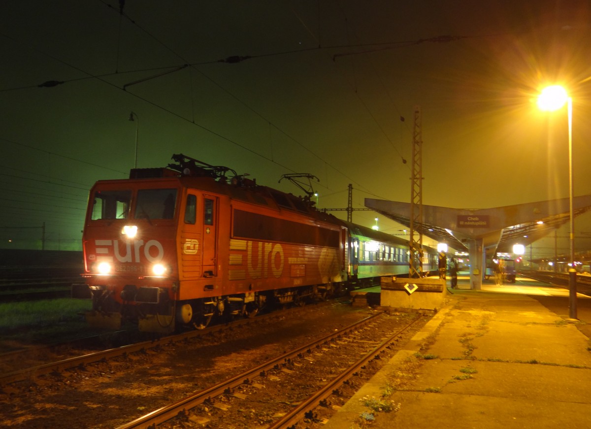 362 086-1 zusehen am 08.10.13 fr�h Morgen in Cheb.