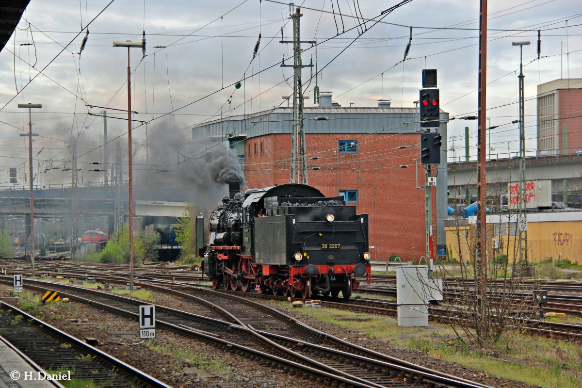 38 2267 am 06.04.2014 in Hagen Hbf.