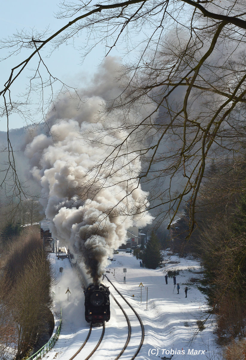 50 3501 (MDV) mit ihrem Sonderzug bei der Ausfahrt aus Gehlberg am 02.04.2016