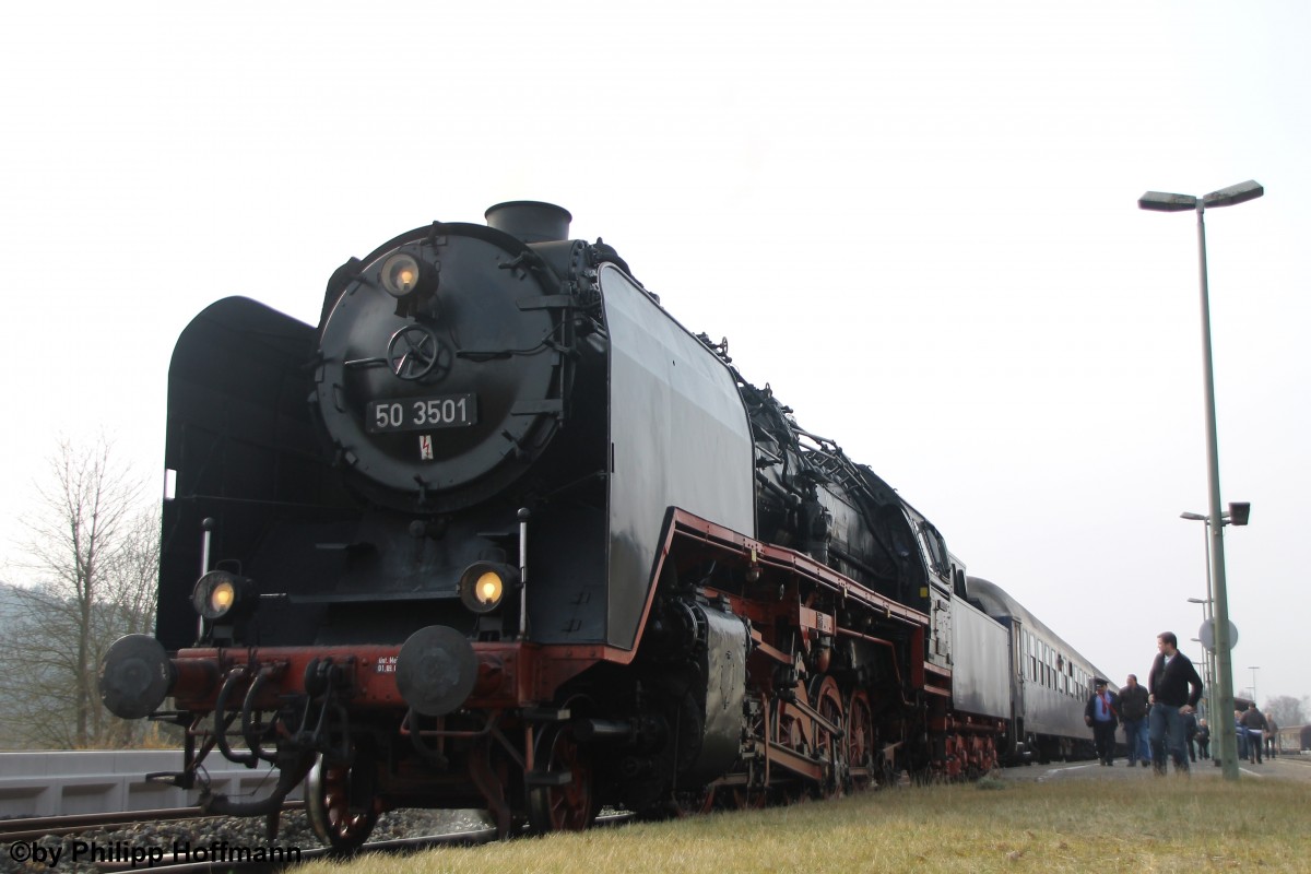 50 3501 mit dem Schneewalzer der UEF im Bahnhof Bad Neustadt (Saale)