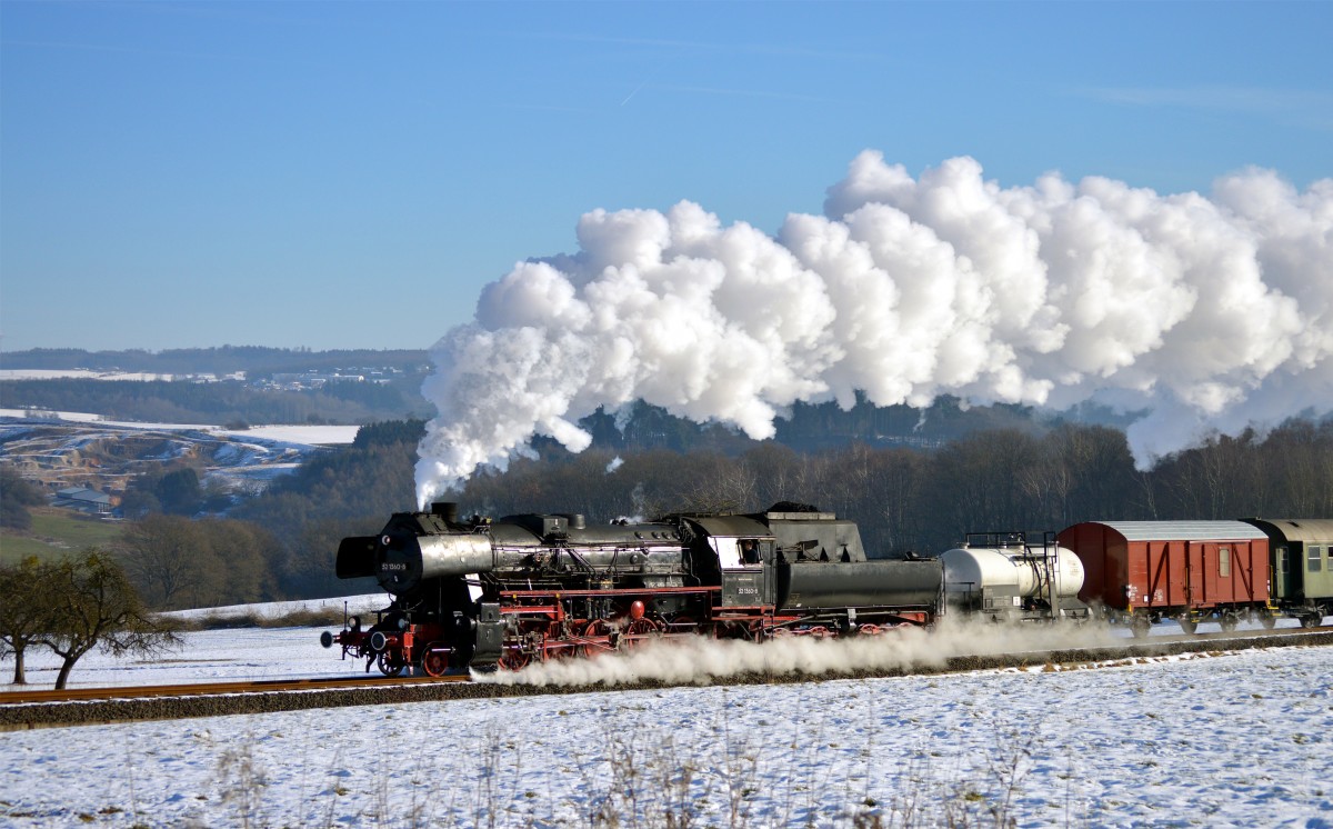 52 1360 der Eisenbahnfreunde Vienenburg mit einem Sonderzug der Eisenbahnfreunde Treysa bei Berzhahn am 07.02.2015
