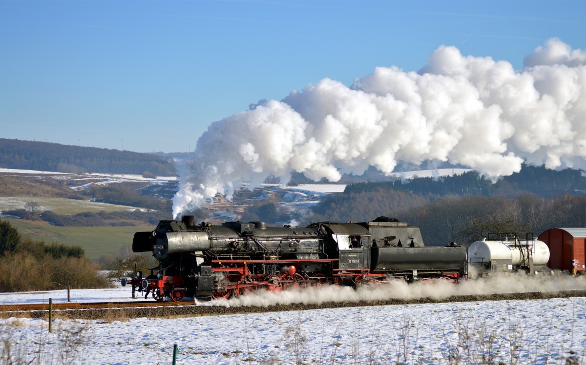 52 1360 der Eisenbahnfreunde Vienenburg mit einem Sonderzug der Eisenbahnfreunde Treysa bei Berzhahn am 07.02.2015
